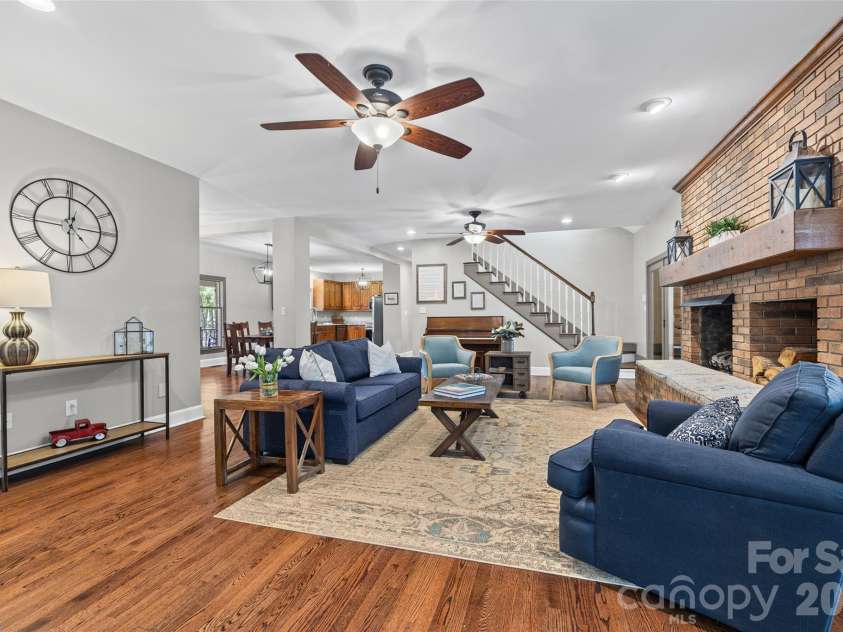 16105 Langston Drive, Charlotte, NC 28278.  MLS# CAR4383819, YatesRealty ID 25644. 