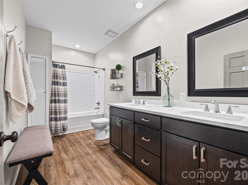 16105 Langston Drive, Charlotte, NC 28278.  MLS# CAR4383819, YatesRealty ID 25644. 