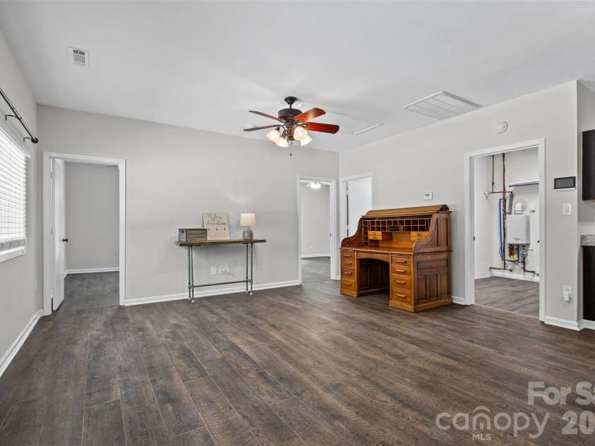 16105 Langston Drive, Charlotte, NC 28278.  MLS# CAR4383819, YatesRealty ID 25644. 