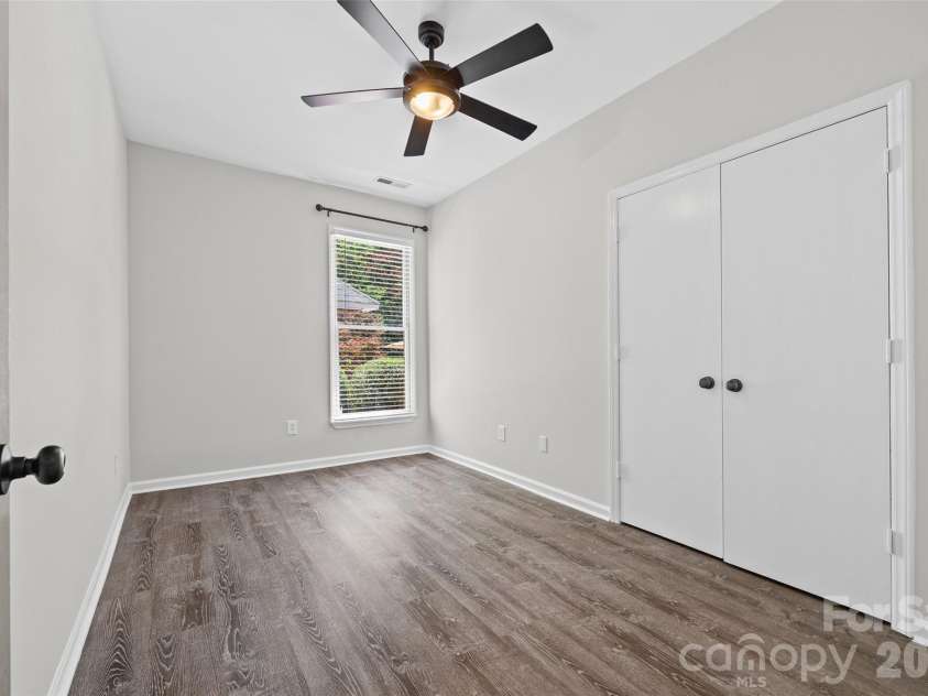 16105 Langston Drive, Charlotte, NC 28278.  MLS# CAR4383819, YatesRealty ID 25644. 