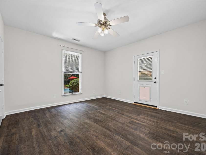 16105 Langston Drive, Charlotte, NC 28278.  MLS# CAR4383819, YatesRealty ID 25644. 