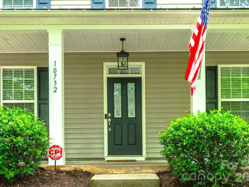 10732 Trolley Run Drive, Cornelius, NC 28031.  MLS# CAR4385507, YatesRealty ID 25645. 