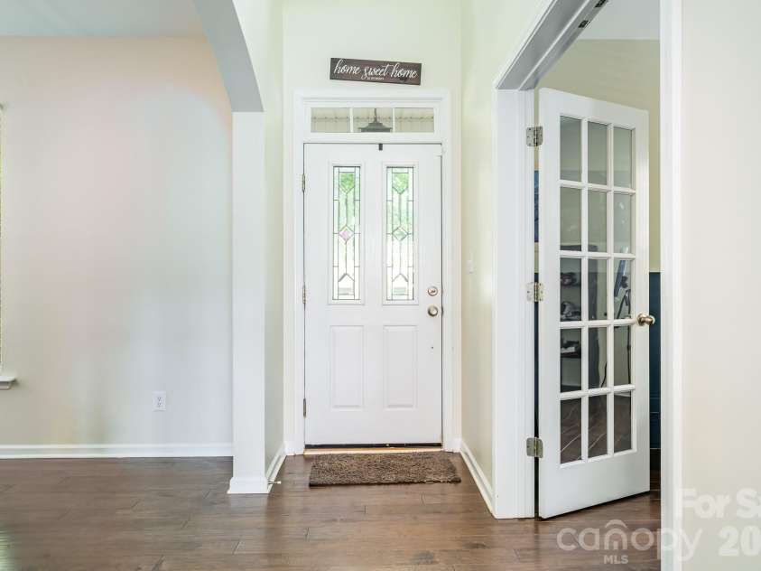 10732 Trolley Run Drive, Cornelius, NC 28031.  MLS# CAR4385507, YatesRealty ID 25645. 