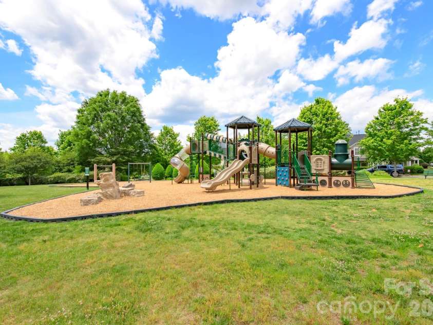 10732 Trolley Run Drive, Cornelius, NC 28031.  MLS# CAR4385507, YatesRealty ID 25645. 