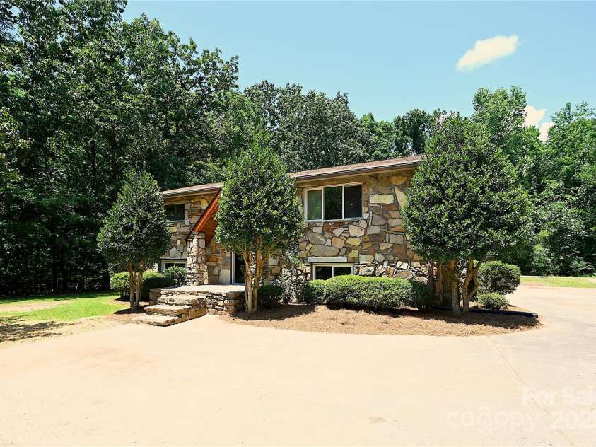 1810 Highway 55 Highway, Clover, SC 29710.  MLS# CAR4271430, YatesRealty ID 25645. 