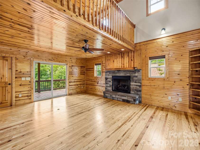235 Hidden Knoll Drive, Hendersonville, NC 28792.  MLS# CAR4378811, YatesRealty ID 25646. 