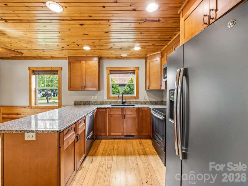 235 Hidden Knoll Drive, Hendersonville, NC 28792.  MLS# CAR4378811, YatesRealty ID 25646. 