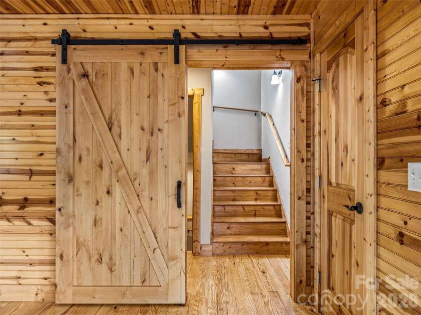235 Hidden Knoll Drive, Hendersonville, NC 28792.  MLS# CAR4378811, YatesRealty ID 25646. 