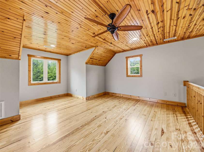 235 Hidden Knoll Drive, Hendersonville, NC 28792.  MLS# CAR4378811, YatesRealty ID 25646. 