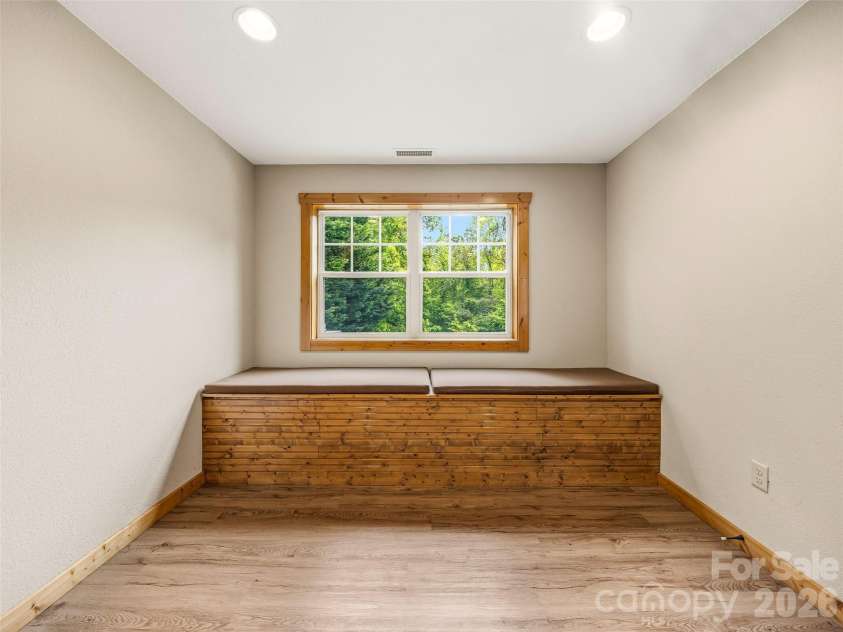 235 Hidden Knoll Drive, Hendersonville, NC 28792.  MLS# CAR4378811, YatesRealty ID 25646. 