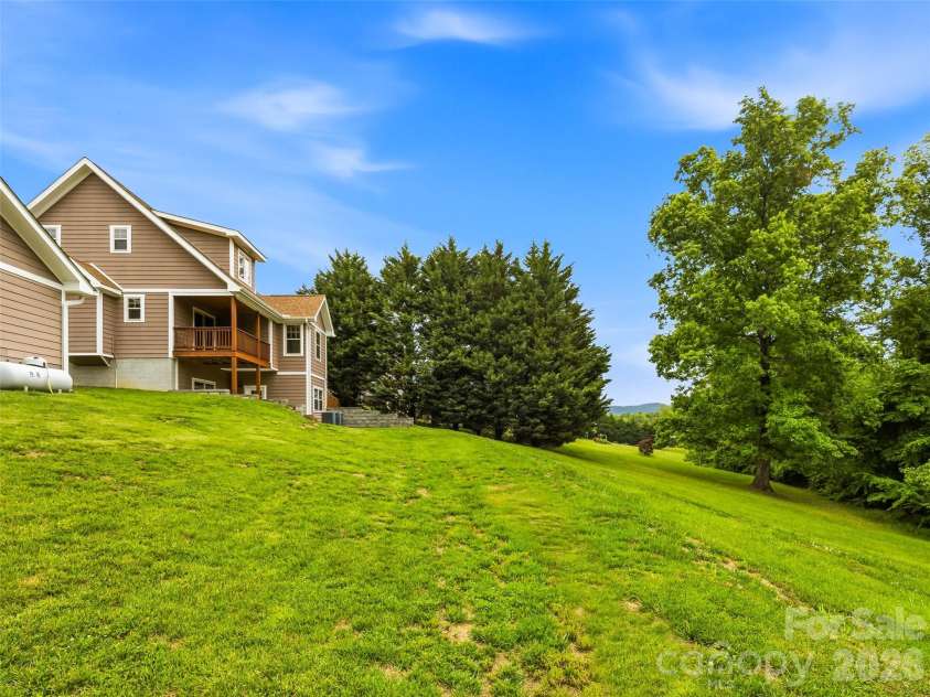 235 Hidden Knoll Drive, Hendersonville, NC 28792.  MLS# CAR4378811, YatesRealty ID 25646. 