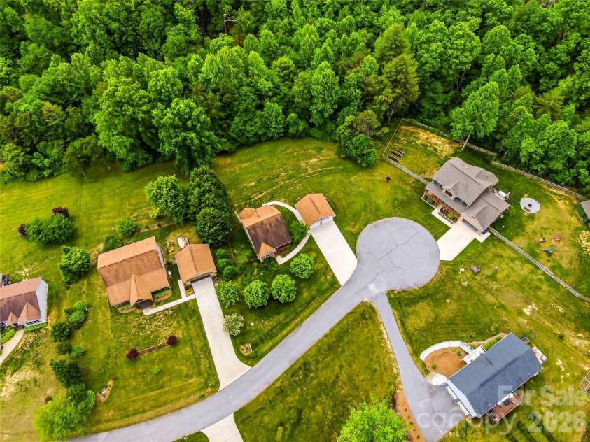 235 Hidden Knoll Drive, Hendersonville, NC 28792.  MLS# CAR4378811, YatesRealty ID 25646. 