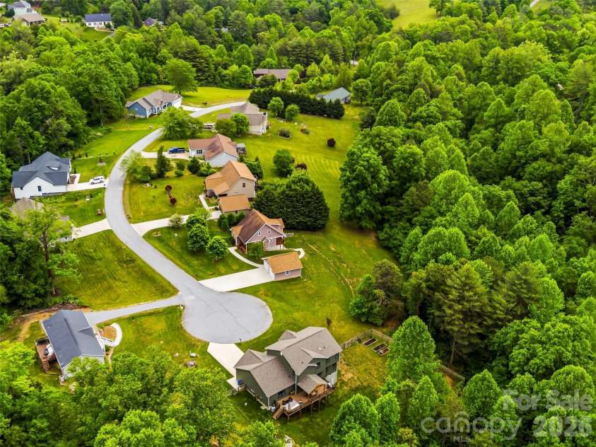 235 Hidden Knoll Drive, Hendersonville, NC 28792.  MLS# CAR4378811, YatesRealty ID 25646. 