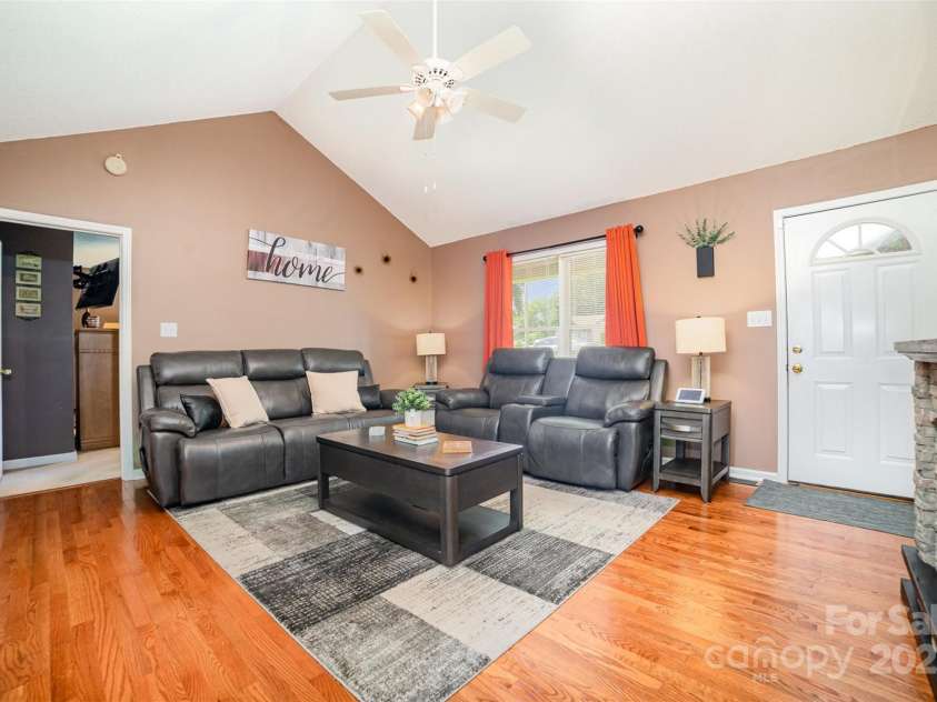 435 Kimbrook Court, Rock Hill, SC 29730.  MLS# CAR4268350, YatesRealty ID 25646. Living Room 1