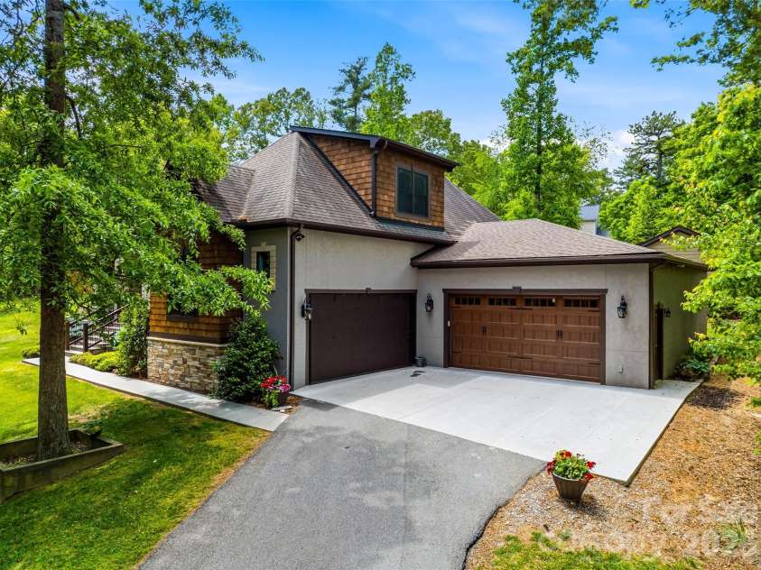 112 Caleb Drive, Fletcher, NC 28732.  MLS# CAR4382411, YatesRealty ID 25647. 