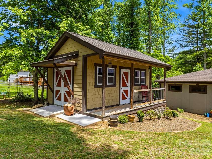 112 Caleb Drive, Fletcher, NC 28732.  MLS# CAR4382411, YatesRealty ID 25647. 