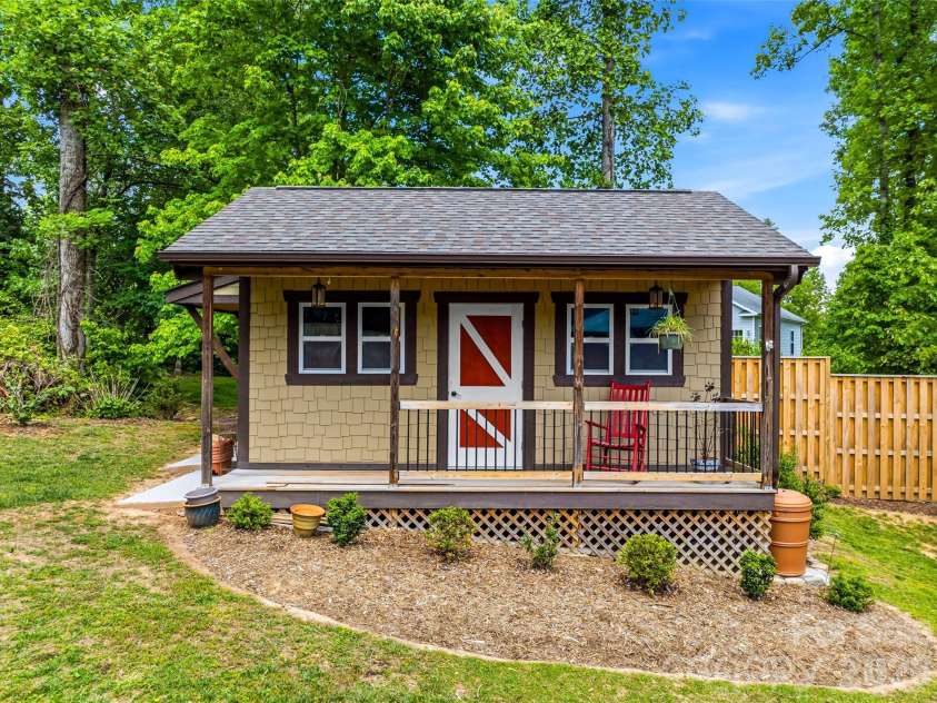 112 Caleb Drive, Fletcher, NC 28732.  MLS# CAR4382411, YatesRealty ID 25647. 