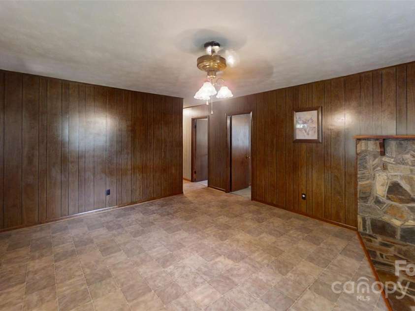 560 Bailey Mountain Road, Mars Hill, NC 28754.  MLS# CAR4279232, YatesRealty ID 25648. 