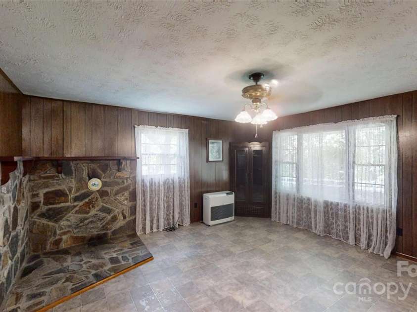 560 Bailey Mountain Road, Mars Hill, NC 28754.  MLS# CAR4279232, YatesRealty ID 25648. 