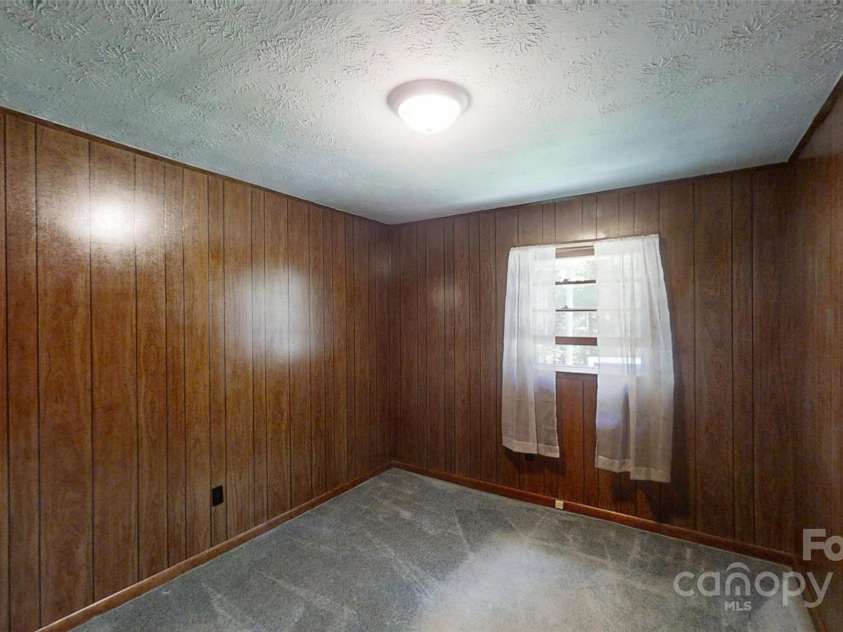 560 Bailey Mountain Road, Mars Hill, NC 28754.  MLS# CAR4279232, YatesRealty ID 25648. 