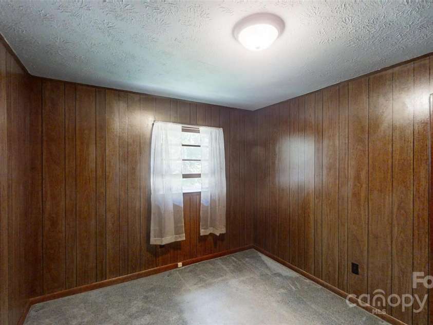 560 Bailey Mountain Road, Mars Hill, NC 28754.  MLS# CAR4279232, YatesRealty ID 25648. 