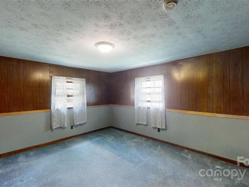 560 Bailey Mountain Road, Mars Hill, NC 28754.  MLS# CAR4279232, YatesRealty ID 25648. 