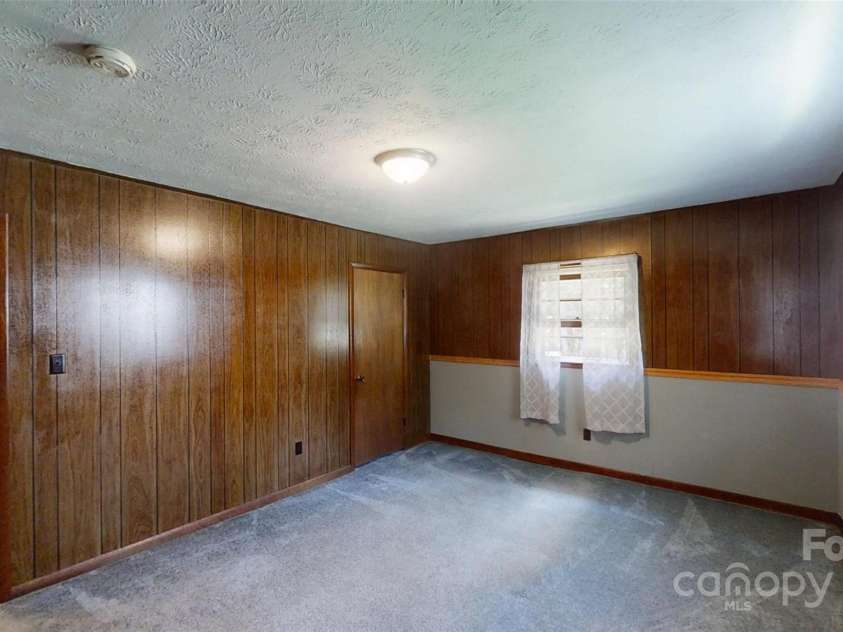 560 Bailey Mountain Road, Mars Hill, NC 28754.  MLS# CAR4279232, YatesRealty ID 25648. 