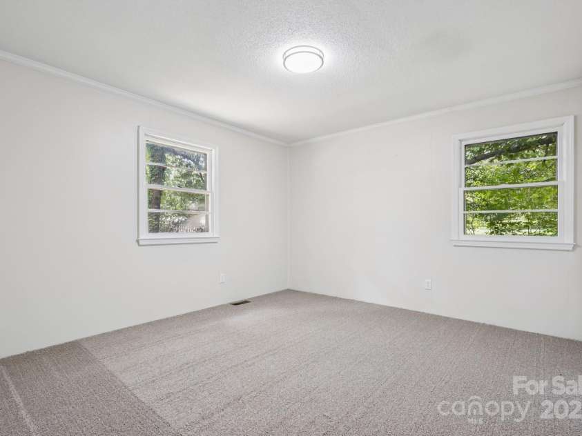 613 Davis Street, Lancaster, SC 29720.  MLS# CAR4270650, YatesRealty ID 25649. 