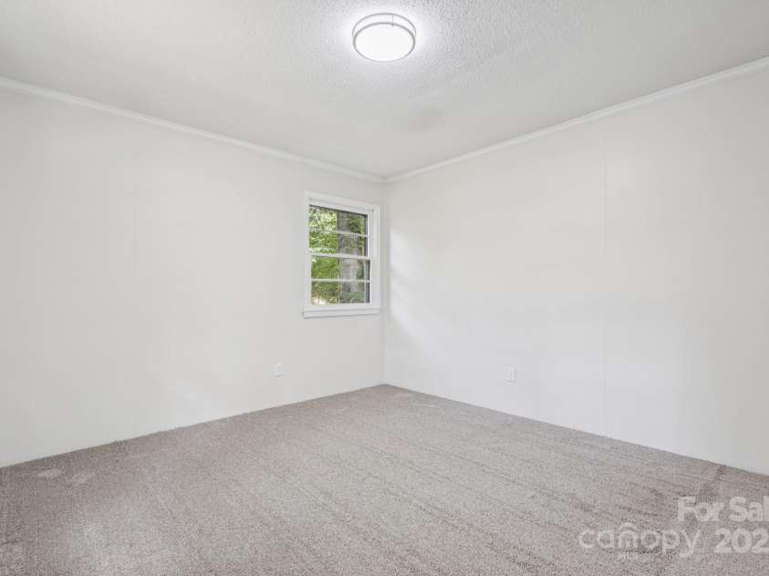 613 Davis Street, Lancaster, SC 29720.  MLS# CAR4270650, YatesRealty ID 25649. 