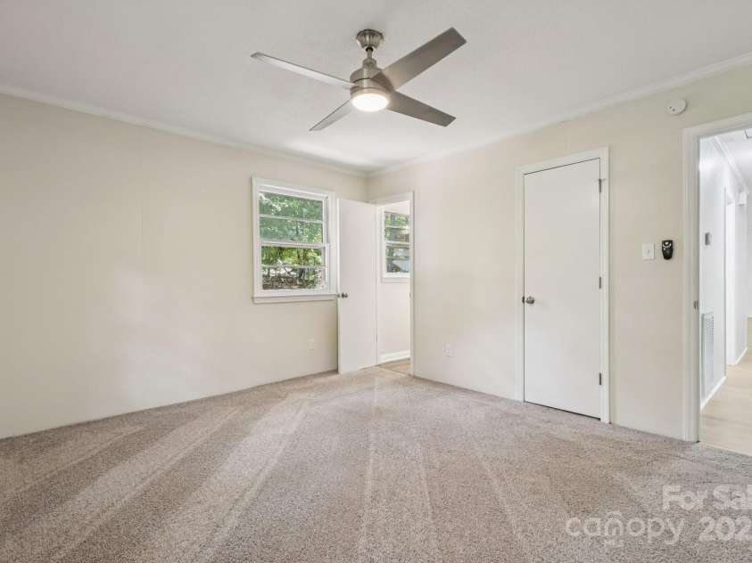 613 Davis Street, Lancaster, SC 29720.  MLS# CAR4270650, YatesRealty ID 25649. 