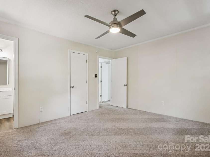 613 Davis Street, Lancaster, SC 29720.  MLS# CAR4270650, YatesRealty ID 25649. 