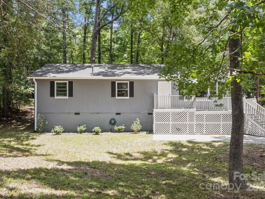 613 Davis Street, Lancaster, SC 29720.  MLS# CAR4270650, YatesRealty ID 25649. Quiet, peaceful, and shaded lot