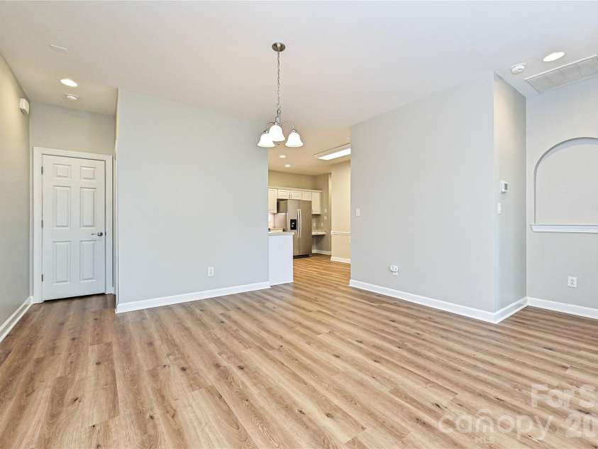8348 Highland Glen Drive, Charlotte, NC 28269.  MLS# CAR4355382, YatesRealty ID 25649. 