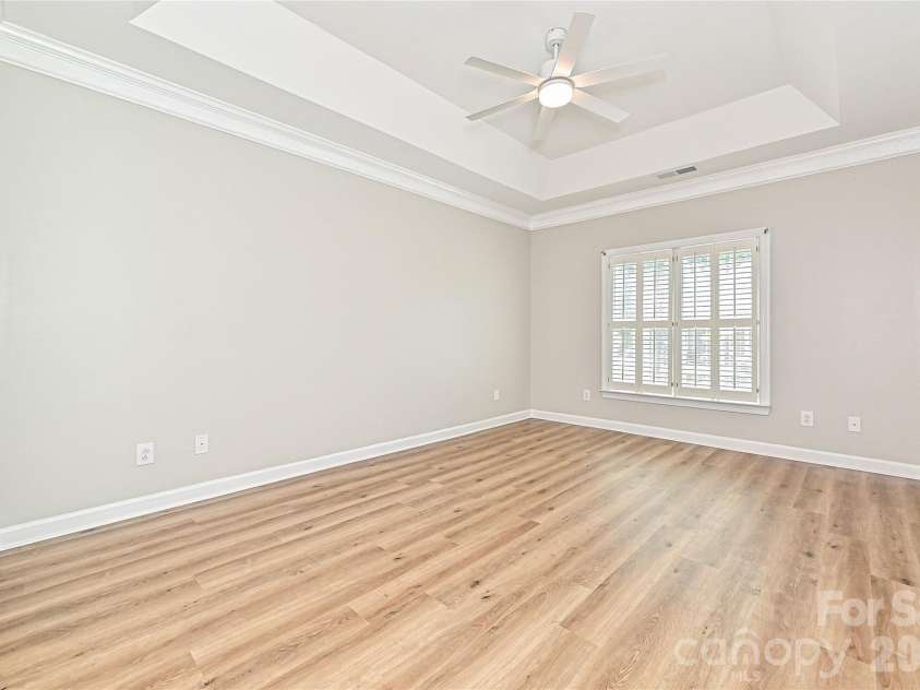 8348 Highland Glen Drive, Charlotte, NC 28269.  MLS# CAR4355382, YatesRealty ID 25649. 