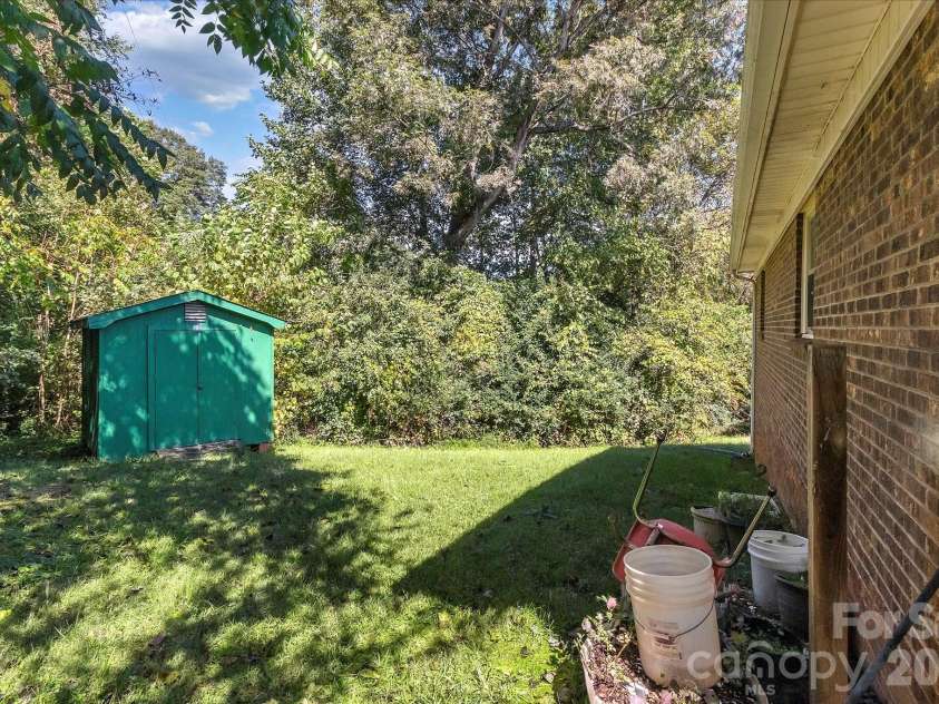 607 Waylen Street, Shelby, NC 28150.  MLS# CAR4305299, YatesRealty ID 2565. 