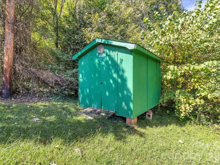 607 Waylen Street, Shelby, NC 28150.  MLS# CAR4305299, YatesRealty ID 2565. 