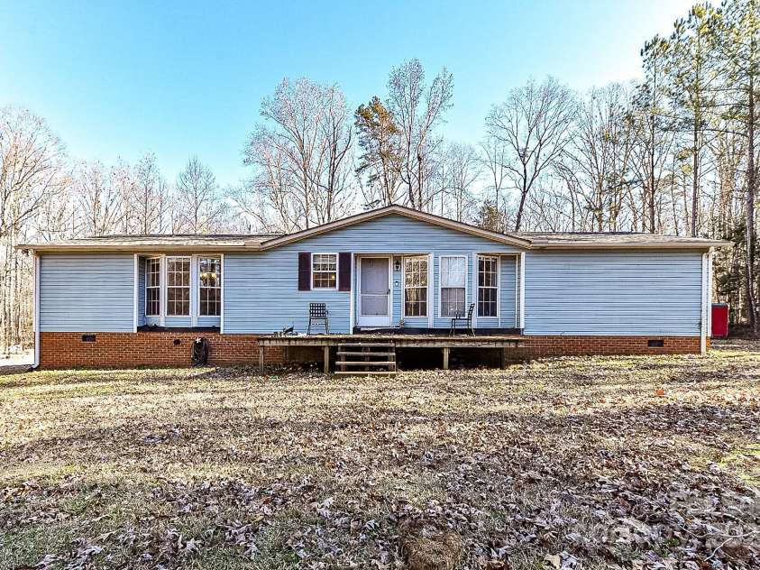 8327 Walkup Road, Waxhaw, NC 28173.  MLS# CAR4209160, YatesRealty ID 2565. Welcome Home