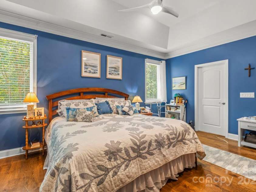 1150 Golden Hill Lane, Denver, NC 28037.  MLS# CAR4278089, YatesRealty ID 25650. Spacious primary features a deep vaulted ceiling with ceiling fan