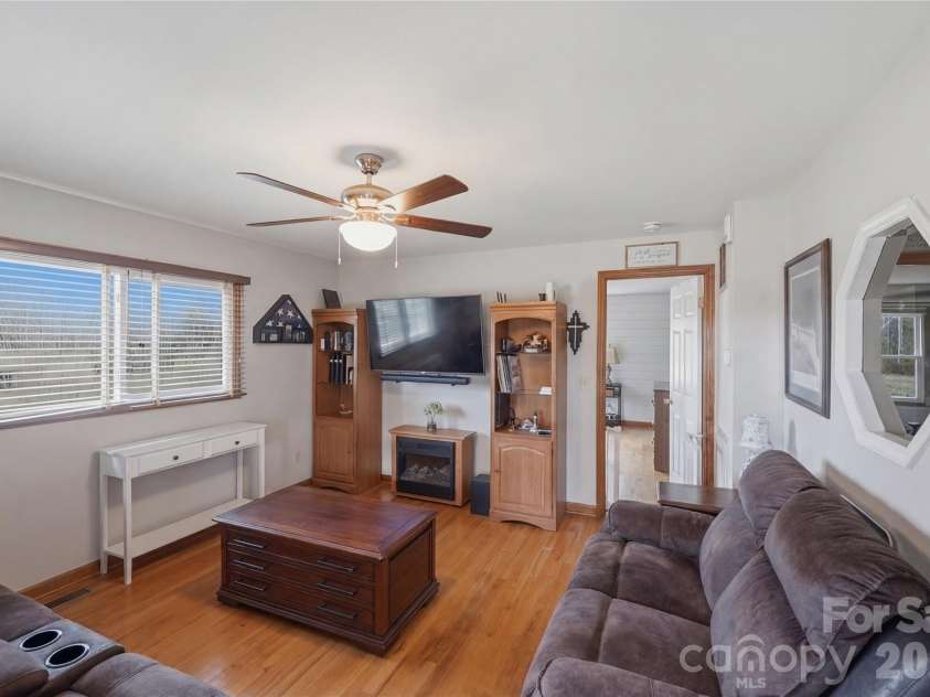 1372 Lucy Drive, Lincolnton, NC 28092.  MLS# CAR4345123, YatesRealty ID 25650. 