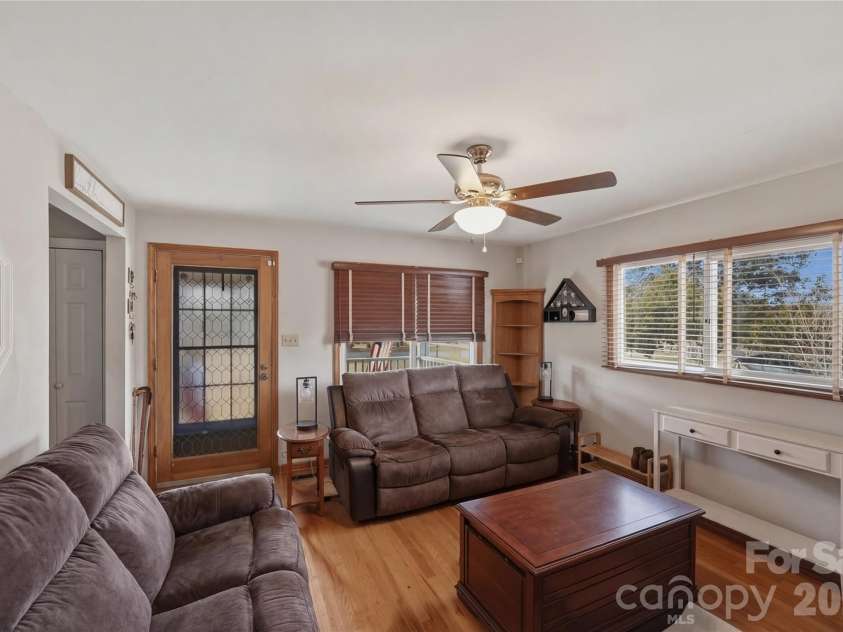 1372 Lucy Drive, Lincolnton, NC 28092.  MLS# CAR4345123, YatesRealty ID 25650. 