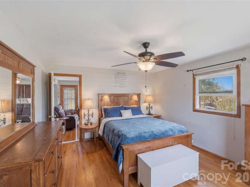 1372 Lucy Drive, Lincolnton, NC 28092.  MLS# CAR4345123, YatesRealty ID 25650. 