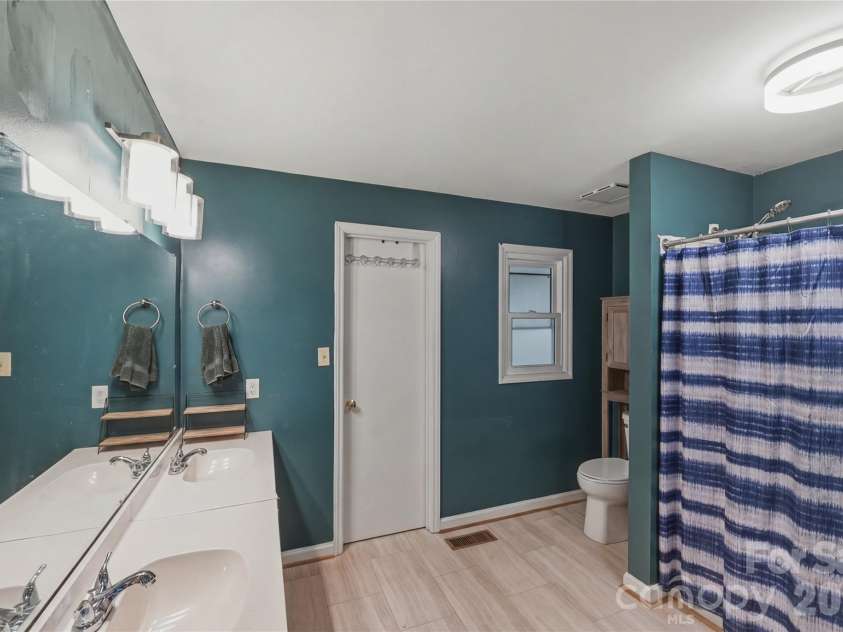 1372 Lucy Drive, Lincolnton, NC 28092.  MLS# CAR4345123, YatesRealty ID 25650. 