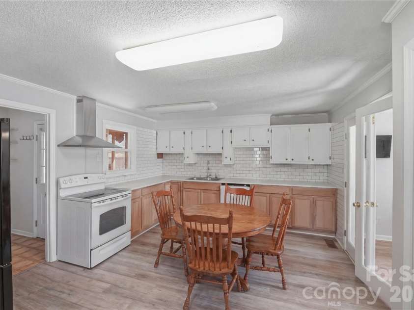 1372 Lucy Drive, Lincolnton, NC 28092.  MLS# CAR4345123, YatesRealty ID 25650. 