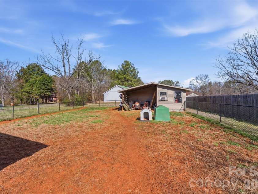 1372 Lucy Drive, Lincolnton, NC 28092.  MLS# CAR4345123, YatesRealty ID 25650. 