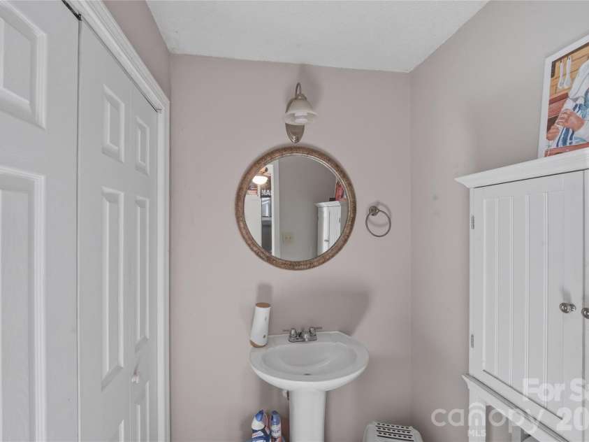 1372 Lucy Drive, Lincolnton, NC 28092.  MLS# CAR4345123, YatesRealty ID 25650. 