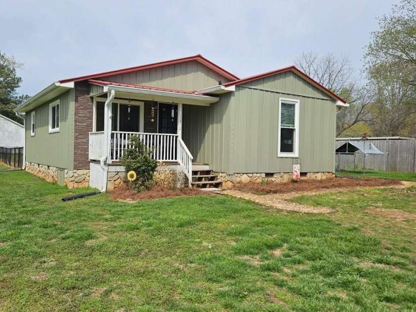 1372 Lucy Drive, Lincolnton, NC 28092.  MLS# CAR4345123, YatesRealty ID 25650. 