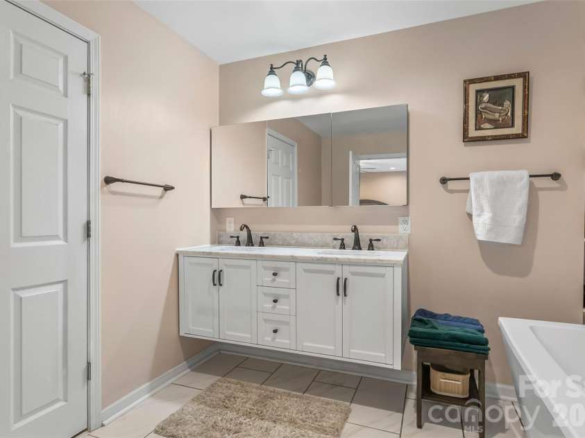 6047 Chaucer Lane, Granite Falls, NC 28630.  MLS# CAR4365756, YatesRealty ID 25651. 