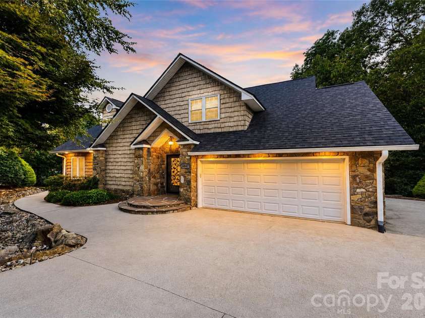 6047 Chaucer Lane, Granite Falls, NC 28630.  MLS# CAR4414748, YatesRealty ID 25651. 