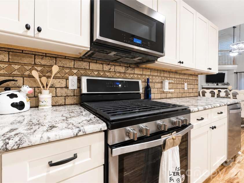 6047 Chaucer Lane, Granite Falls, NC 28630.  MLS# CAR4414748, YatesRealty ID 25651. 
