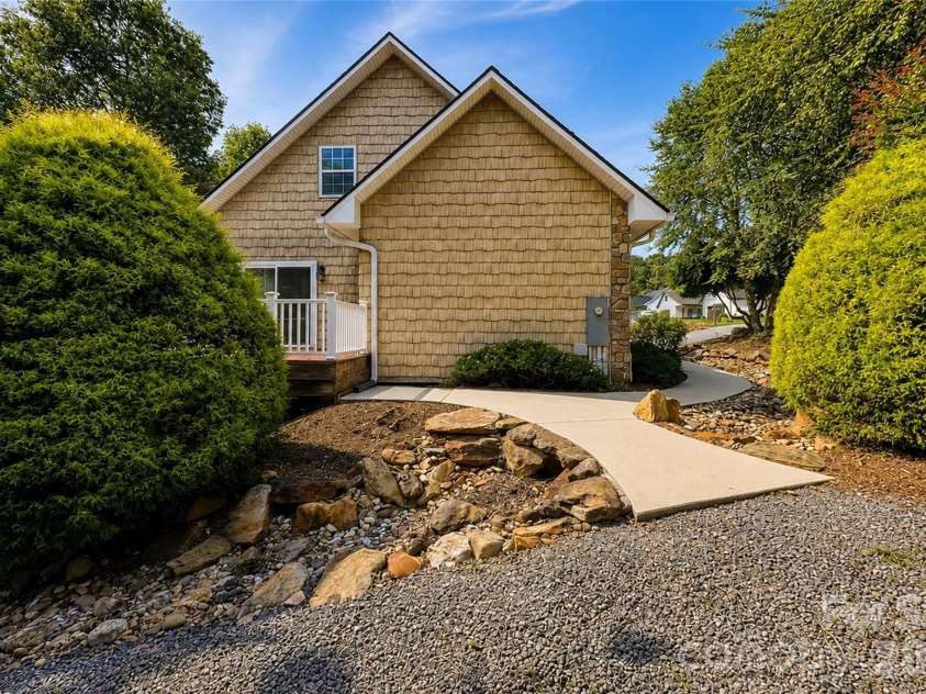 6047 Chaucer Lane, Granite Falls, NC 28630.  MLS# CAR4414748, YatesRealty ID 25651. 